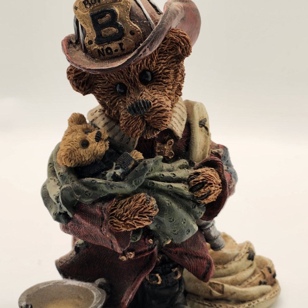 Charming Bear Figurine with Baby
